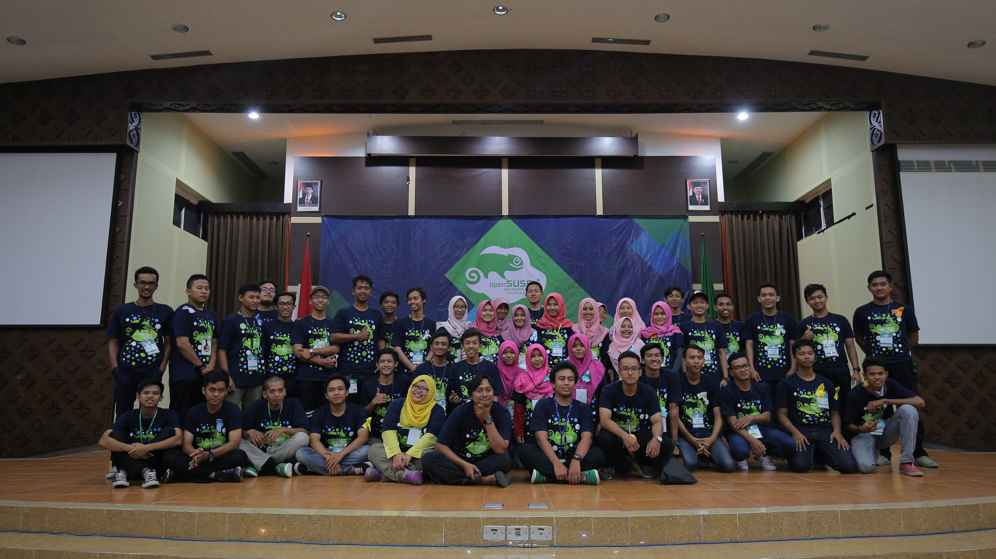 Full Team - Photo by openSUSE Indonesia