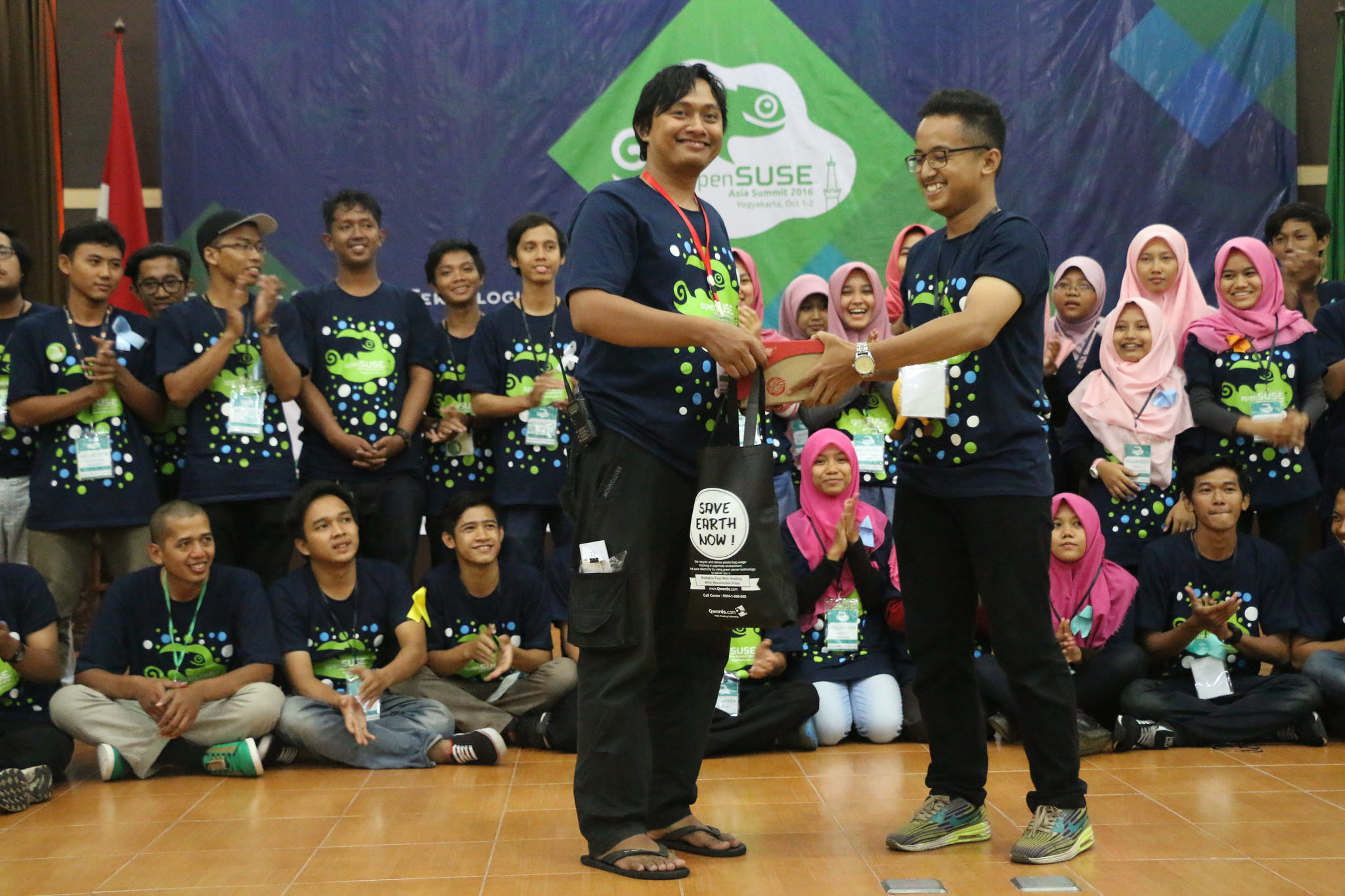 Haedar as The Best Volunteer - Photo by openSUSE Indonesia